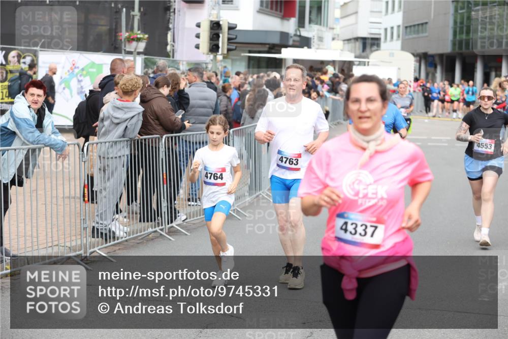 12.06.2026 - Holstenköstenlauf Andreas Tolksdorf http://msf.ph/oto/9745331 12.06.2026 18:05:30 Laufen 14, 4764, 4763, 4337, 4553 meine-sportfotos.de