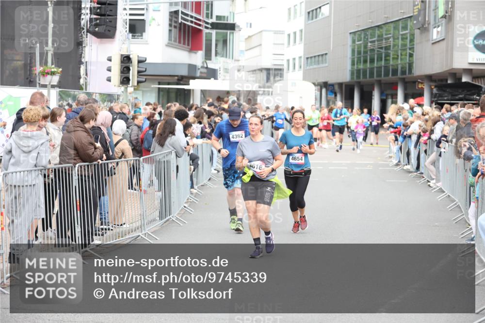 12.06.2026 - Holstenköstenlauf Andreas Tolksdorf http://msf.ph/oto/9745339 12.06.2026 18:05:36 Laufen 4392, 3616, 4654 meine-sportfotos.de