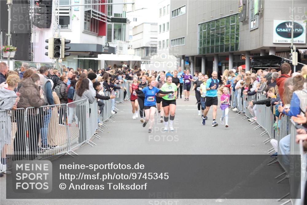 12.06.2026 - Holstenköstenlauf Andreas Tolksdorf http://msf.ph/oto/9745345 12.06.2026 18:05:43 Laufen 3896, 4539, 377, 872 meine-sportfotos.de