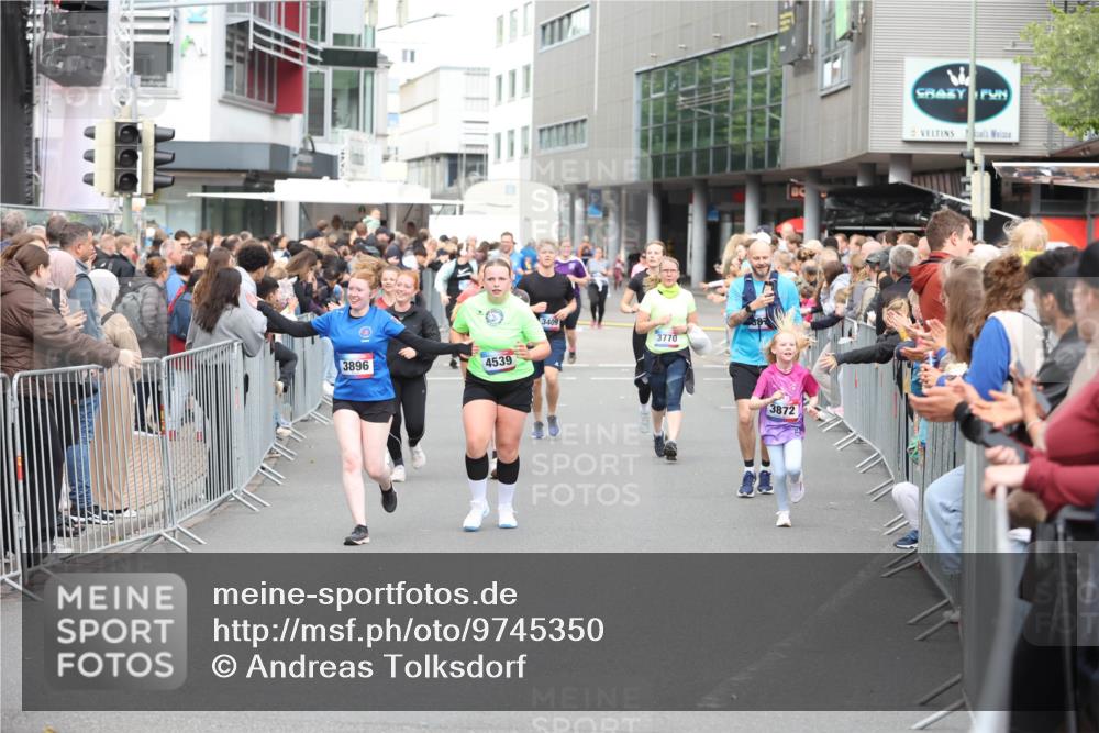 12.06.2026 - Holstenköstenlauf Andreas Tolksdorf http://msf.ph/oto/9745350 12.06.2026 18:05:46 Laufen 3896, 4539, 3409, 3770, 3872 meine-sportfotos.de