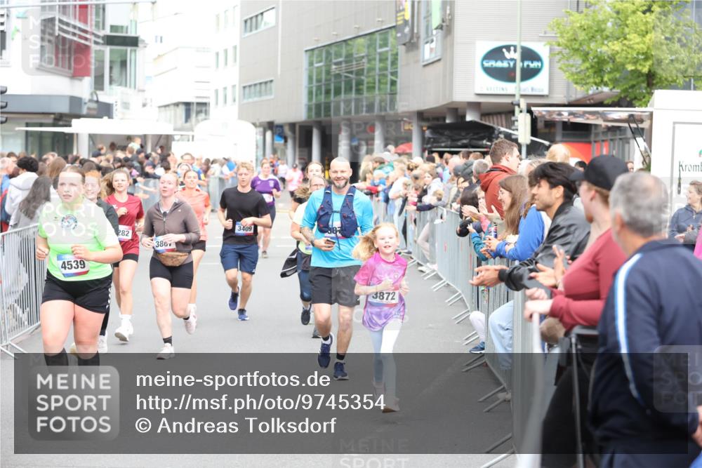 12.06.2026 - Holstenköstenlauf Andreas Tolksdorf http://msf.ph/oto/9745354 12.06.2026 18:05:48 Laufen 4539, 282, 3867, 3409, 3872 meine-sportfotos.de
