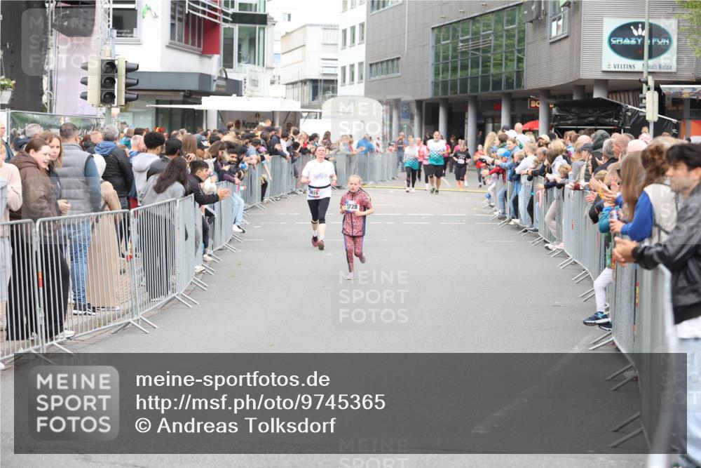 12.06.2026 - Holstenköstenlauf Andreas Tolksdorf http://msf.ph/oto/9745365 12.06.2026 18:06:12 Laufen 3815, 1728 meine-sportfotos.de