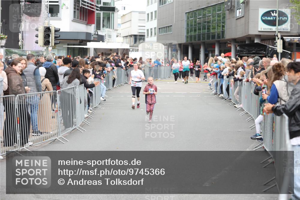 12.06.2026 - Holstenköstenlauf Andreas Tolksdorf http://msf.ph/oto/9745366 12.06.2026 18:06:13 Laufen 3815, 3728 meine-sportfotos.de