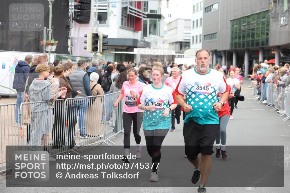12.06.2026 - Holstenköstenlauf Andreas Tolksdorf http://msf.ph/oto/9745377 12.06.2026 18:06:31 Laufen 4673, 3546, 3545, 3 meine-sportfotos.de