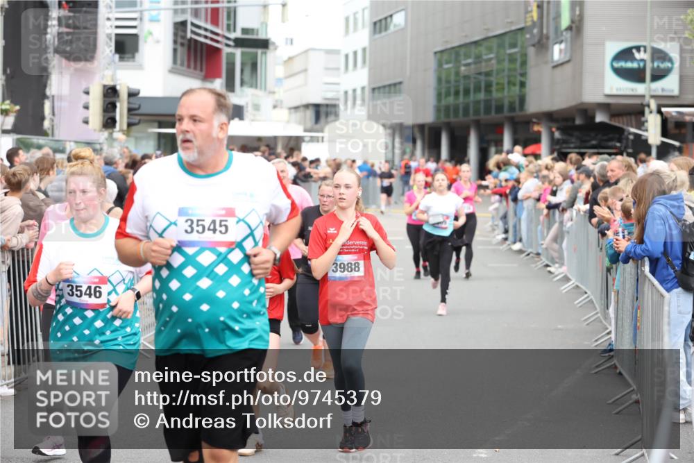 12.06.2026 - Holstenköstenlauf Andreas Tolksdorf http://msf.ph/oto/9745379 12.06.2026 18:06:32 Laufen 3546, 3545, 3988 meine-sportfotos.de