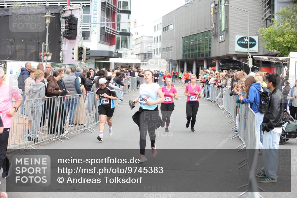 12.06.2026 - Holstenköstenlauf Andreas Tolksdorf http://msf.ph/oto/9745383 12.06.2026 18:06:36 Laufen 3379, 4059, 4737, 4738 meine-sportfotos.de