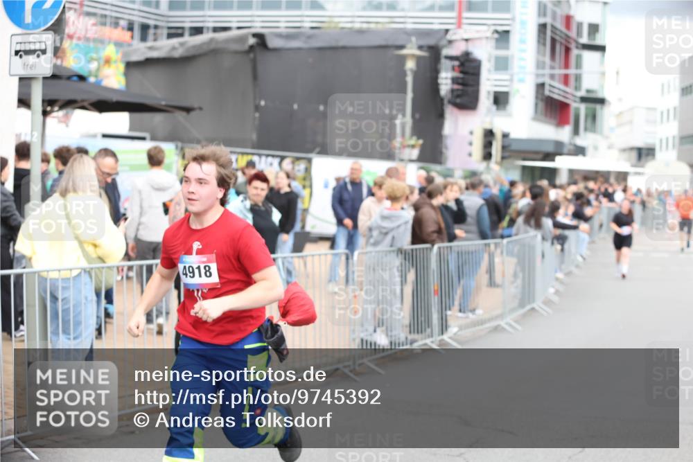 12.06.2026 - Holstenköstenlauf Andreas Tolksdorf http://msf.ph/oto/9745392 12.06.2026 18:06:45 Laufen 4918 meine-sportfotos.de