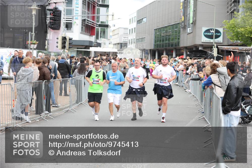 12.06.2026 - Holstenköstenlauf Andreas Tolksdorf http://msf.ph/oto/9745413 12.06.2026 18:07:06 Laufen 4199, 3226, 23, 3225 meine-sportfotos.de