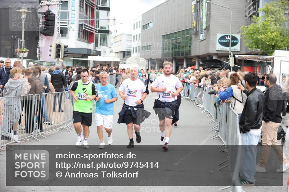 12.06.2026 - Holstenköstenlauf Andreas Tolksdorf http://msf.ph/oto/9745414 12.06.2026 18:07:07 Laufen 4199, 3225, 3226 meine-sportfotos.de