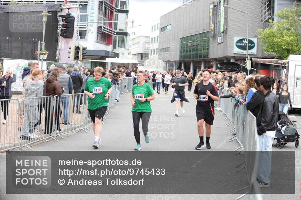 12.06.2026 - Holstenköstenlauf Andreas Tolksdorf http://msf.ph/oto/9745433 12.06.2026 18:07:24 Laufen 4138, 4134, 4105 meine-sportfotos.de