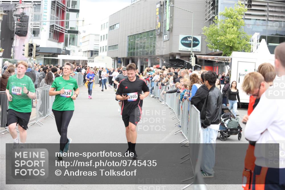 12.06.2026 - Holstenköstenlauf Andreas Tolksdorf http://msf.ph/oto/9745435 12.06.2026 18:07:25 Laufen 4138, 134, 105 meine-sportfotos.de