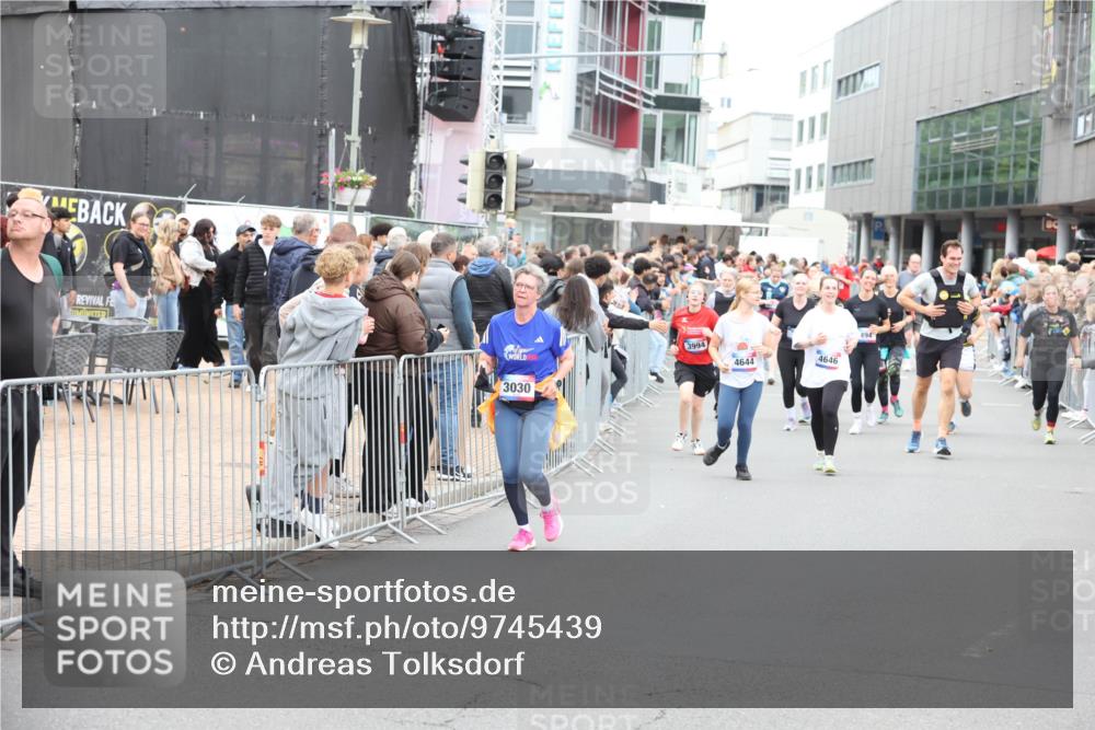 12.06.2026 - Holstenköstenlauf Andreas Tolksdorf http://msf.ph/oto/9745439 12.06.2026 18:07:32 Laufen 3030, 3994, 4644, 4646, 494 meine-sportfotos.de