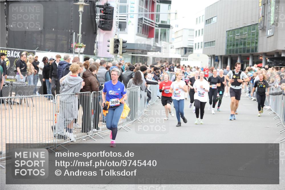12.06.2026 - Holstenköstenlauf Andreas Tolksdorf http://msf.ph/oto/9745440 12.06.2026 18:07:33 Laufen 3030, 399, 4644, 4646, 494 meine-sportfotos.de