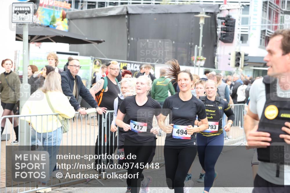 12.06.2026 - Holstenköstenlauf Andreas Tolksdorf http://msf.ph/oto/9745448 12.06.2026 18:07:40 Laufen 4707, 717, 494, 193 meine-sportfotos.de