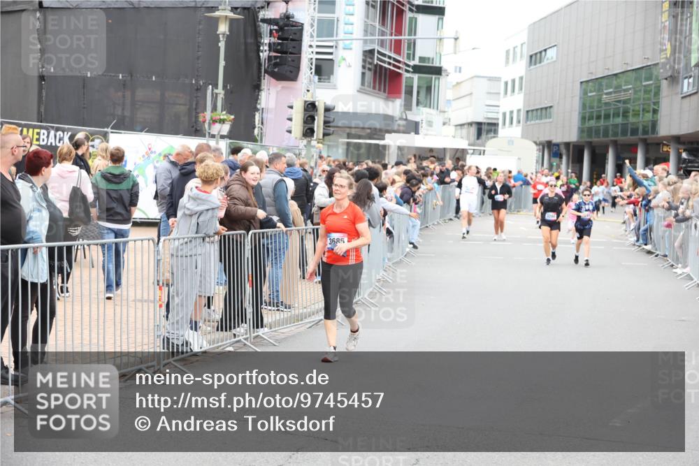 12.06.2026 - Holstenköstenlauf Andreas Tolksdorf http://msf.ph/oto/9745457 12.06.2026 18:07:51 Laufen 3685 meine-sportfotos.de