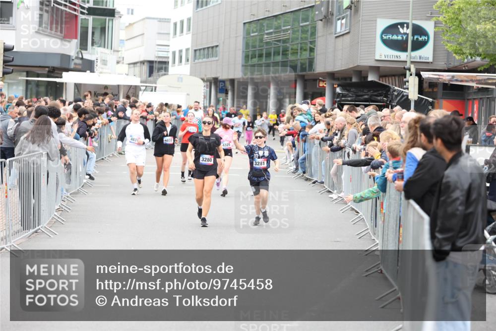 12.06.2026 - Holstenköstenlauf Andreas Tolksdorf http://msf.ph/oto/9745458 12.06.2026 18:07:55 Laufen 4831, 4832, 3280, 4325, 3281 meine-sportfotos.de