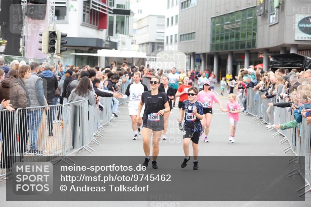 12.06.2026 - Holstenköstenlauf Andreas Tolksdorf http://msf.ph/oto/9745462 12.06.2026 18:07:57 Laufen 4831, 3280, 3281, 4325, 426 meine-sportfotos.de