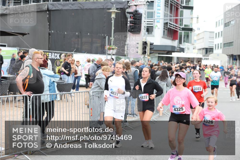 12.06.2026 - Holstenköstenlauf Andreas Tolksdorf http://msf.ph/oto/9745469 12.06.2026 18:08:02 Laufen 4831, 4832, 3323, 4325, 4326 meine-sportfotos.de