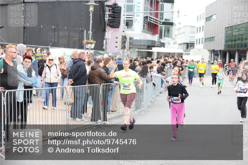 12.06.2026 - Holstenköstenlauf Andreas Tolksdorf http://msf.ph/oto/9745476 12.06.2026 18:08:12 Laufen 4603, 4495, 4497 meine-sportfotos.de