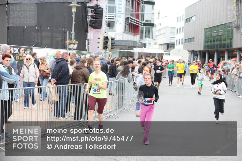 12.06.2026 - Holstenköstenlauf Andreas Tolksdorf http://msf.ph/oto/9745477 12.06.2026 18:08:12 Laufen 4603, 4495 meine-sportfotos.de