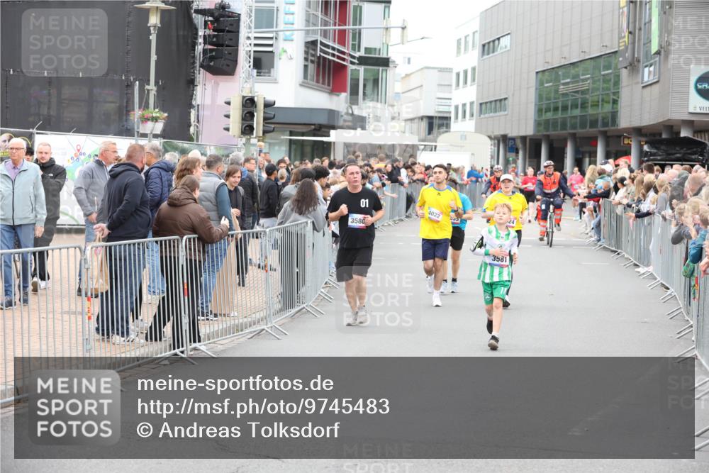 12.06.2026 - Holstenköstenlauf Andreas Tolksdorf http://msf.ph/oto/9745483 12.06.2026 18:08:17 Laufen 20, 01, 4022, 535, 3580, 3581 meine-sportfotos.de
