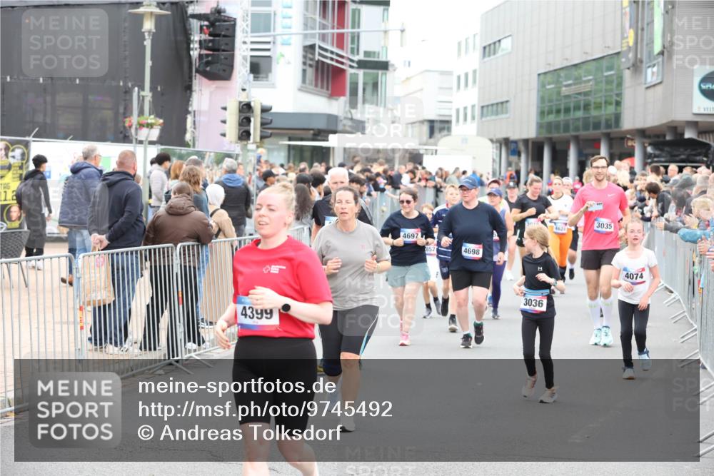 12.06.2026 - Holstenköstenlauf Andreas Tolksdorf http://msf.ph/oto/9745492 12.06.2026 18:08:36 Laufen 11, 2, 4399, 4697, 852, 4698, 3036, 46241, 3035, 4074 meine-sportfotos.de