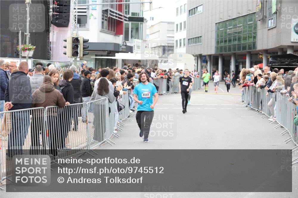 12.06.2026 - Holstenköstenlauf Andreas Tolksdorf http://msf.ph/oto/9745512 12.06.2026 18:09:07 Laufen 4581 meine-sportfotos.de