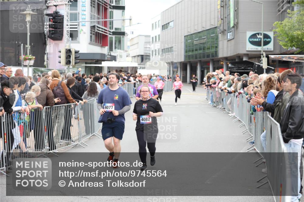 12.06.2026 - Holstenköstenlauf Andreas Tolksdorf http://msf.ph/oto/9745564 12.06.2026 18:10:24 Laufen 4077, 4082 meine-sportfotos.de