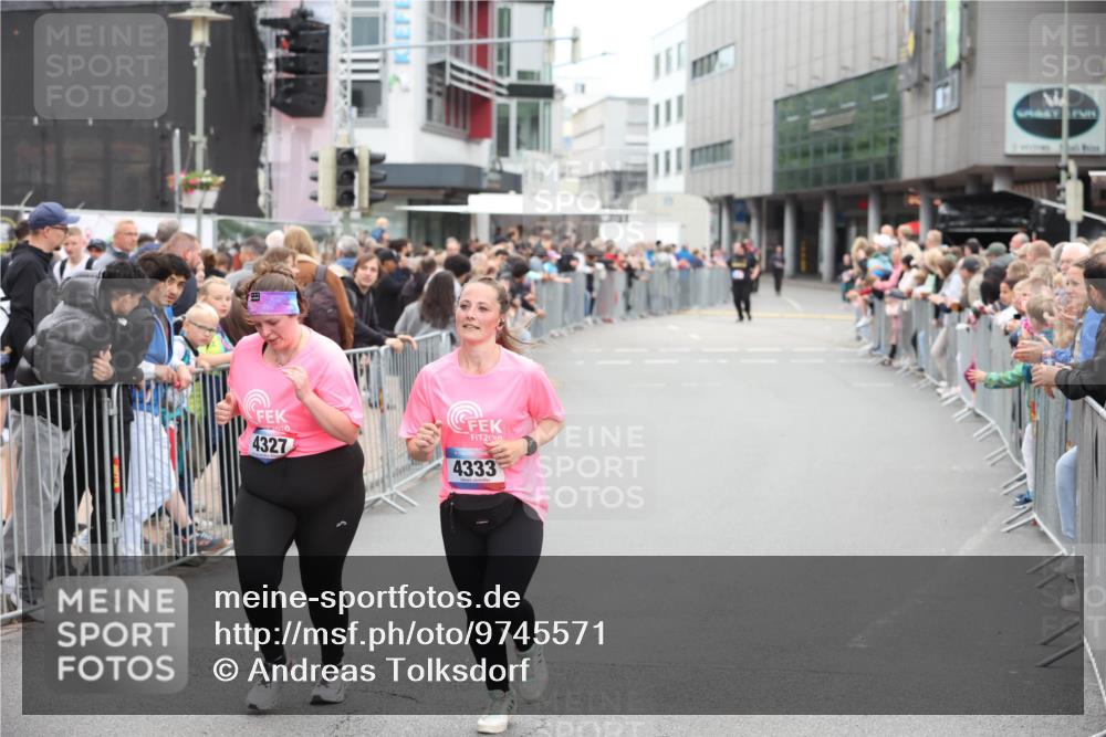 12.06.2026 - Holstenköstenlauf Andreas Tolksdorf http://msf.ph/oto/9745571 12.06.2026 18:10:32 Laufen 030, 4327, 4333, 2030 meine-sportfotos.de