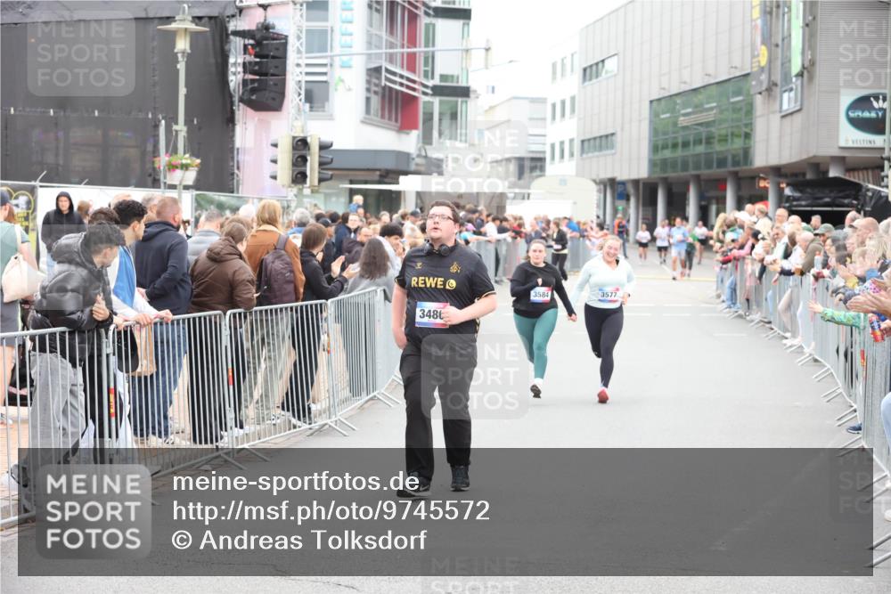 12.06.2026 - Holstenköstenlauf Andreas Tolksdorf http://msf.ph/oto/9745572 12.06.2026 18:10:50 Laufen 3480, 3584, 3577 meine-sportfotos.de