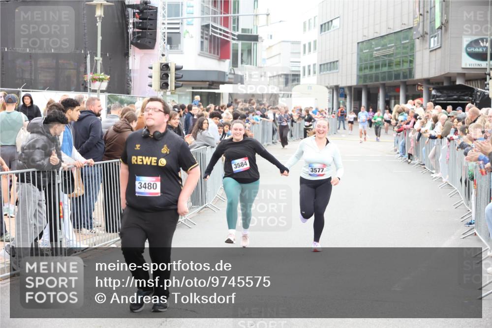 12.06.2026 - Holstenköstenlauf Andreas Tolksdorf http://msf.ph/oto/9745575 12.06.2026 18:10:52 Laufen 3480, 3584, 3577 meine-sportfotos.de