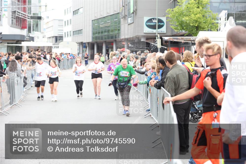 12.06.2026 - Holstenköstenlauf Andreas Tolksdorf http://msf.ph/oto/9745590 12.06.2026 18:11:14 Laufen 4206, 215, 4213, 3739 meine-sportfotos.de