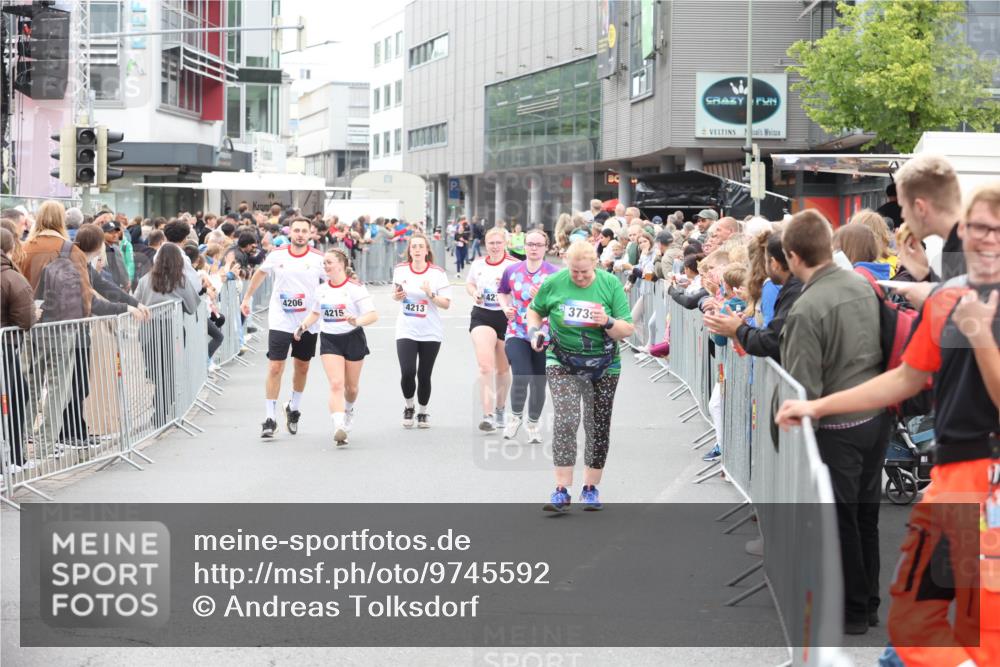 12.06.2026 - Holstenköstenlauf Andreas Tolksdorf http://msf.ph/oto/9745592 12.06.2026 18:11:15 Laufen 4206, 4215, 4213, 421, 373 meine-sportfotos.de