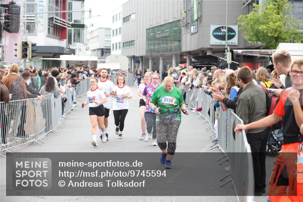 12.06.2026 - Holstenköstenlauf Andreas Tolksdorf http://msf.ph/oto/9745594 12.06.2026 18:11:15 Laufen 4215, 4213, 3739 meine-sportfotos.de