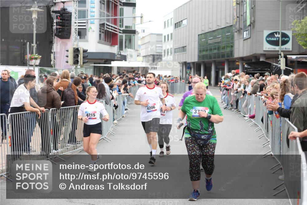 12.06.2026 - Holstenköstenlauf Andreas Tolksdorf http://msf.ph/oto/9745596 12.06.2026 18:11:17 Laufen 4215, 4206, 372 meine-sportfotos.de
