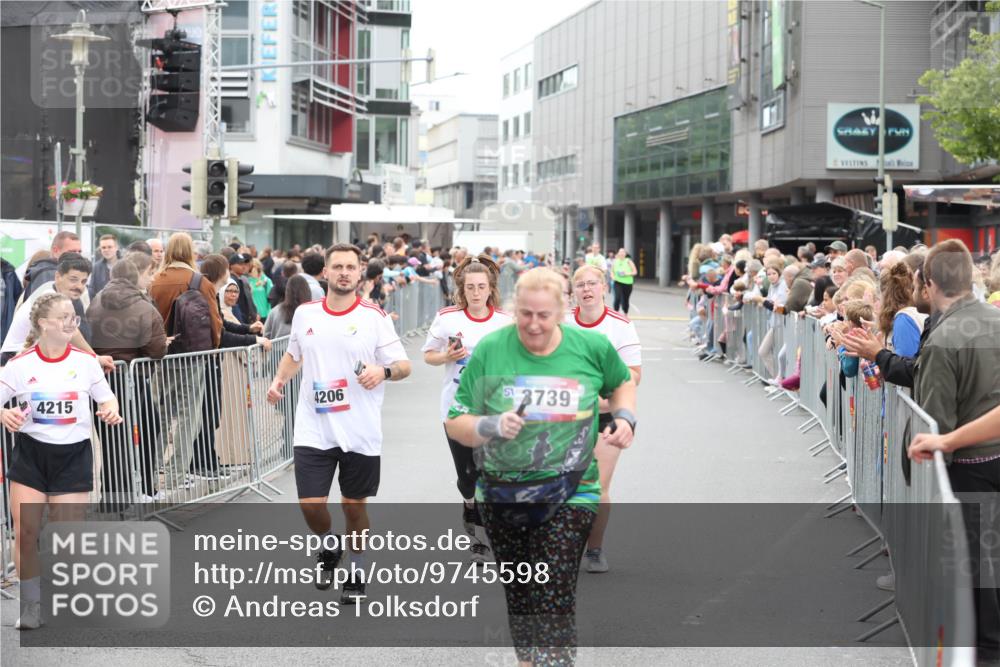 12.06.2026 - Holstenköstenlauf Andreas Tolksdorf http://msf.ph/oto/9745598 12.06.2026 18:11:18 Laufen 4215, 4206, 2739 meine-sportfotos.de