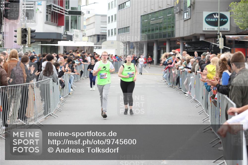 12.06.2026 - Holstenköstenlauf Andreas Tolksdorf http://msf.ph/oto/9745600 12.06.2026 18:11:29 Laufen 4207, 4209 meine-sportfotos.de