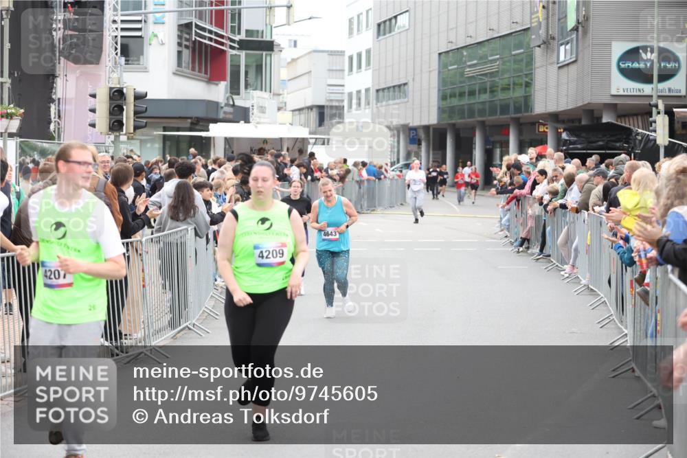 12.06.2026 - Holstenköstenlauf Andreas Tolksdorf http://msf.ph/oto/9745605 12.06.2026 18:11:32 Laufen 4207, 4209, 4643 meine-sportfotos.de