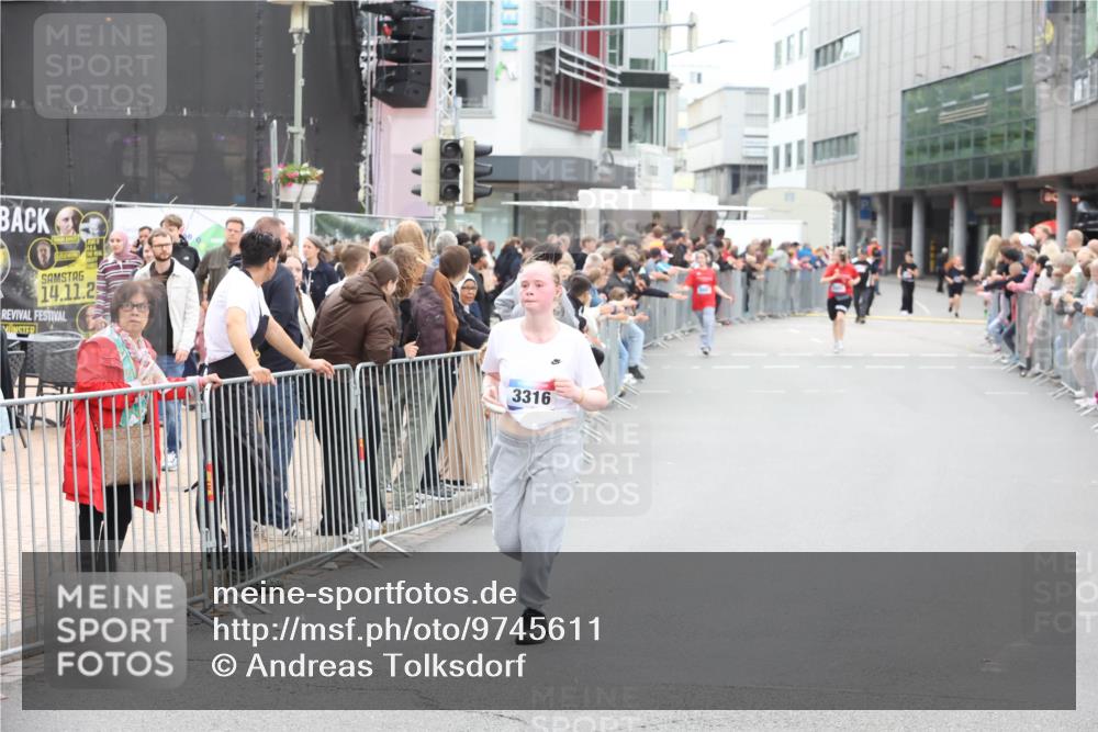 12.06.2026 - Holstenköstenlauf Andreas Tolksdorf http://msf.ph/oto/9745611 12.06.2026 18:11:44 Laufen 14, 11, 2, 3316 meine-sportfotos.de