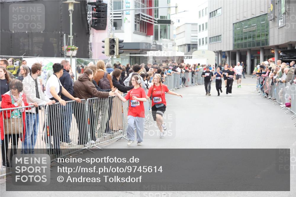 12.06.2026 - Holstenköstenlauf Andreas Tolksdorf http://msf.ph/oto/9745614 12.06.2026 18:11:52 Laufen 16, 3, 3993, 3992 meine-sportfotos.de