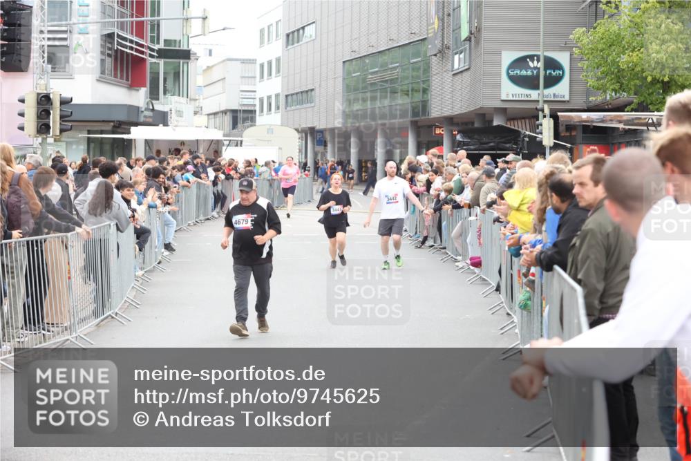 12.06.2026 - Holstenköstenlauf Andreas Tolksdorf http://msf.ph/oto/9745625 12.06.2026 18:12:00 Laufen 4679, 3441, 3442 meine-sportfotos.de