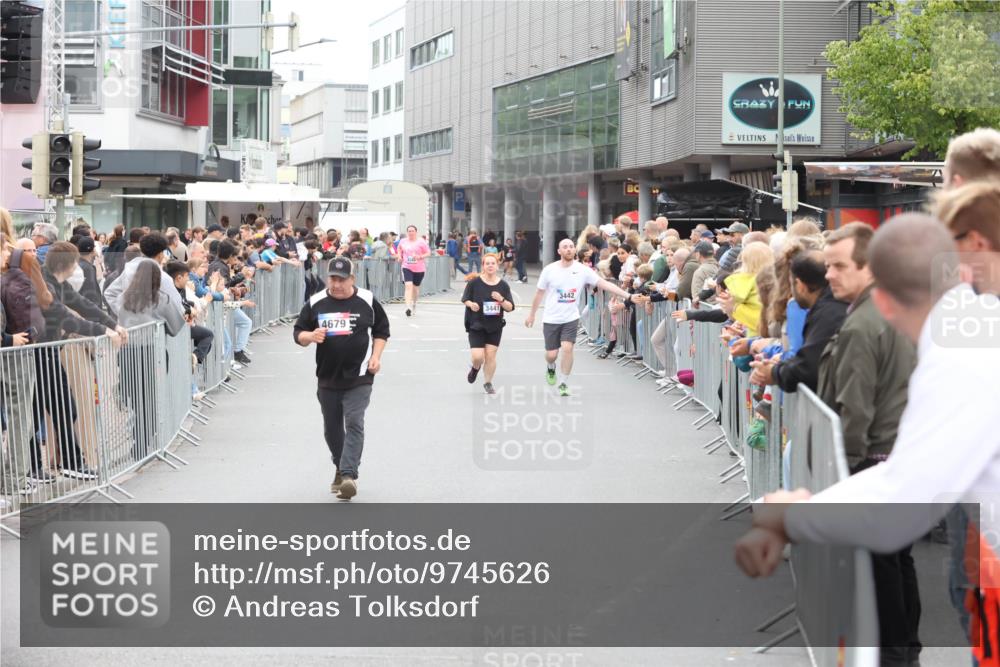 12.06.2026 - Holstenköstenlauf Andreas Tolksdorf http://msf.ph/oto/9745626 12.06.2026 18:12:00 Laufen 4679, 3441, 3442 meine-sportfotos.de