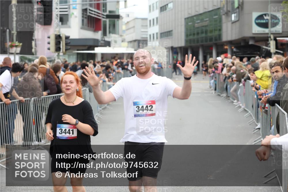 12.06.2026 - Holstenköstenlauf Andreas Tolksdorf http://msf.ph/oto/9745632 12.06.2026 18:12:09 Laufen 3441, 3442 meine-sportfotos.de