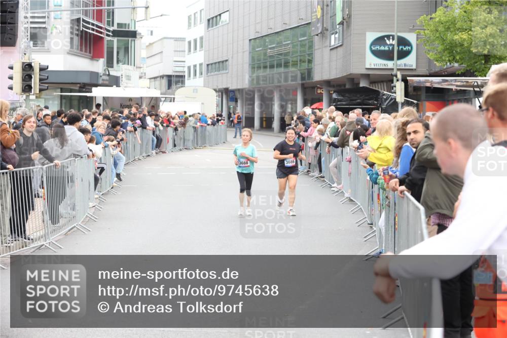12.06.2026 - Holstenköstenlauf Andreas Tolksdorf http://msf.ph/oto/9745638 12.06.2026 18:12:28 Laufen 3688, 3689 meine-sportfotos.de