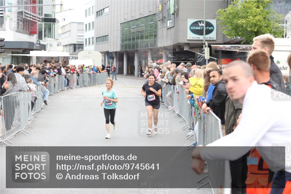 12.06.2026 - Holstenköstenlauf Andreas Tolksdorf http://msf.ph/oto/9745641 12.06.2026 18:12:29 Laufen 3688, 3689 meine-sportfotos.de