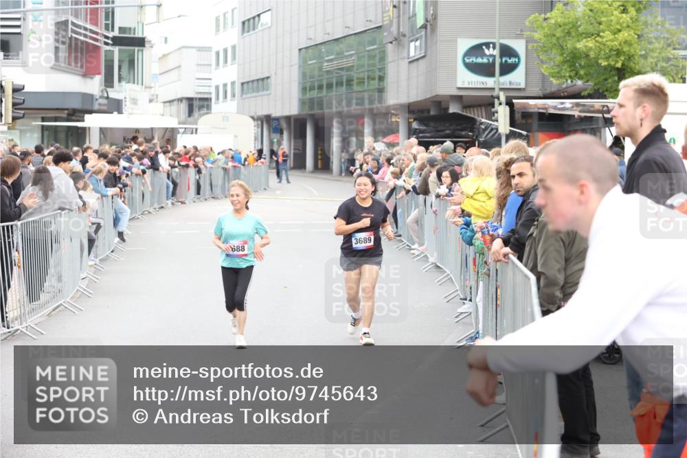 12.06.2026 - Holstenköstenlauf Andreas Tolksdorf http://msf.ph/oto/9745643 12.06.2026 18:12:30 Laufen 688, 3689 meine-sportfotos.de