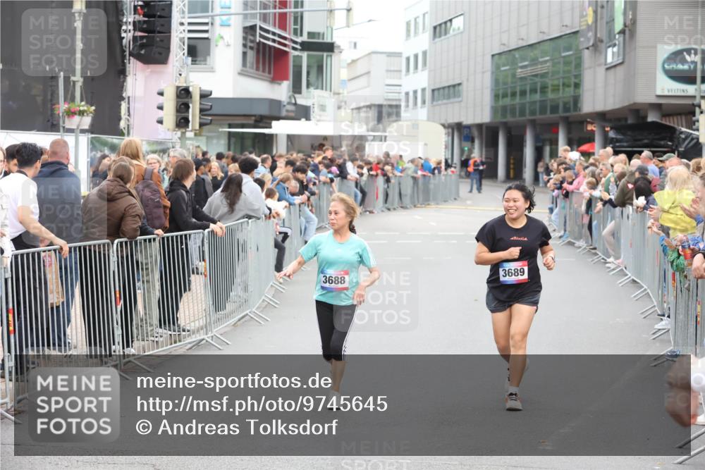 12.06.2026 - Holstenköstenlauf Andreas Tolksdorf http://msf.ph/oto/9745645 12.06.2026 18:12:31 Laufen 3689, 3688 meine-sportfotos.de