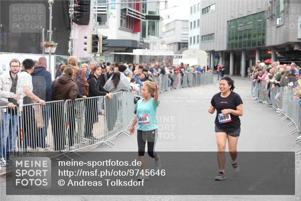 12.06.2026 - Holstenköstenlauf Andreas Tolksdorf http://msf.ph/oto/9745646 12.06.2026 18:12:32 Laufen 3688, 3689 meine-sportfotos.de
