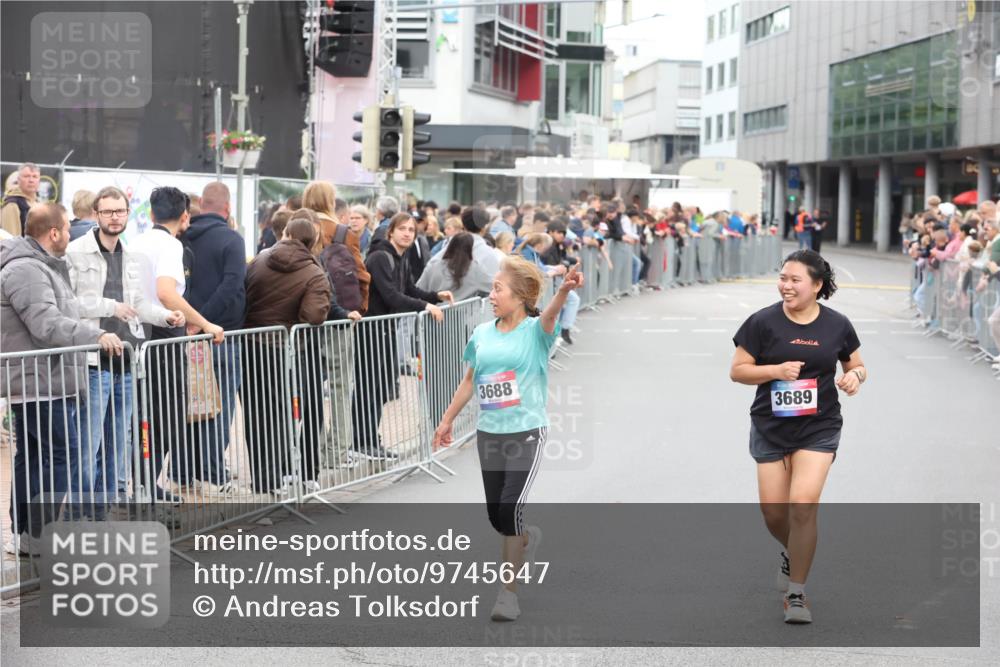 12.06.2026 - Holstenköstenlauf Andreas Tolksdorf http://msf.ph/oto/9745647 12.06.2026 18:12:32 Laufen 3688, 3689 meine-sportfotos.de
