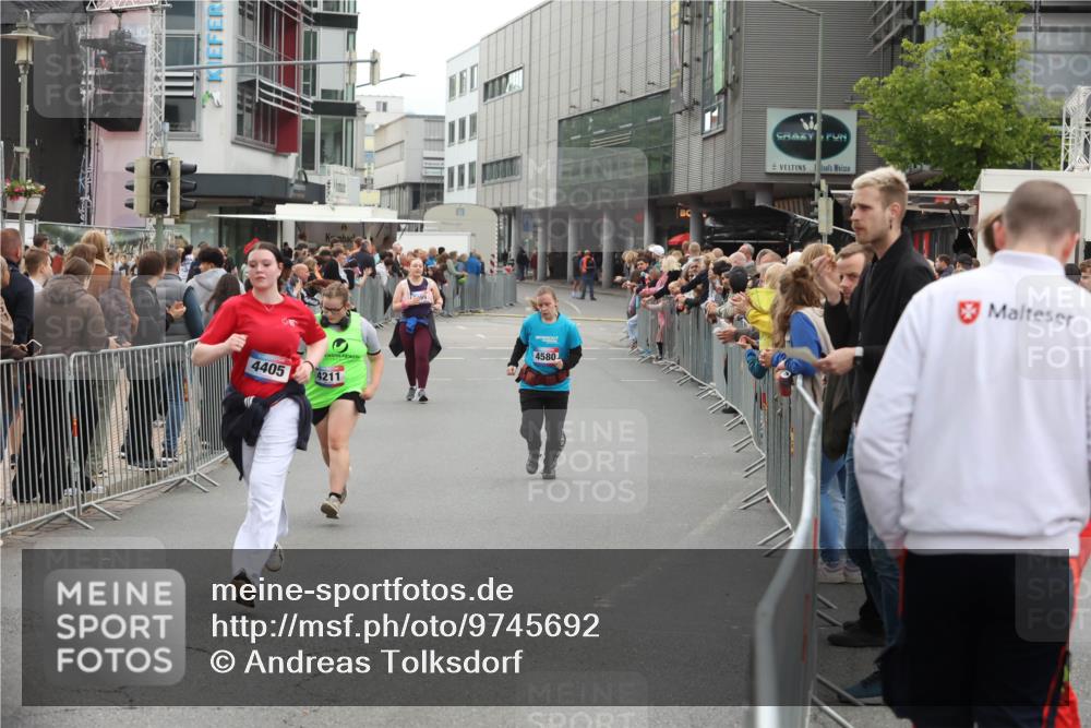 12.06.2026 - Holstenköstenlauf Andreas Tolksdorf http://msf.ph/oto/9745692 12.06.2026 18:15:22 Laufen 4405, 4580, 4211 meine-sportfotos.de